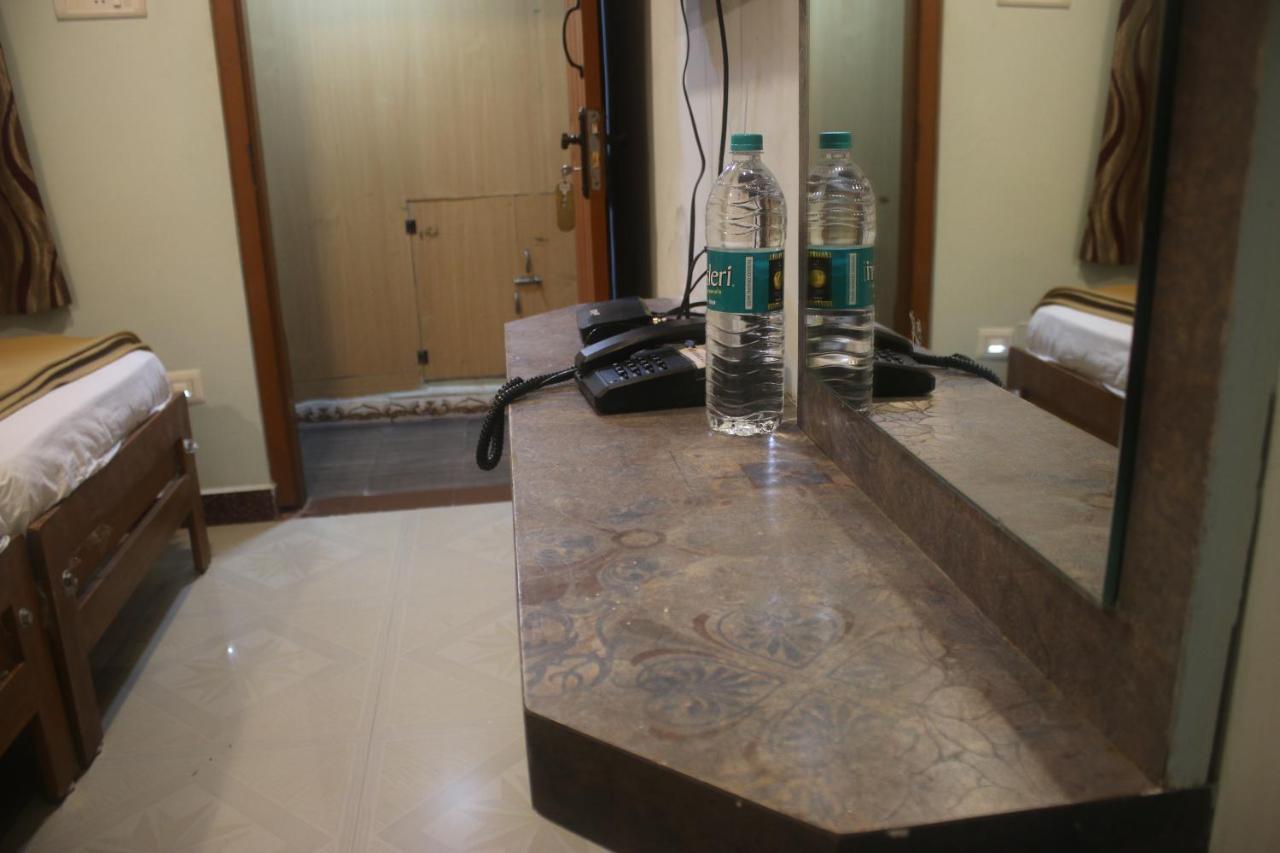 Hotel Sikara, Kumbakonam Bagian luar foto