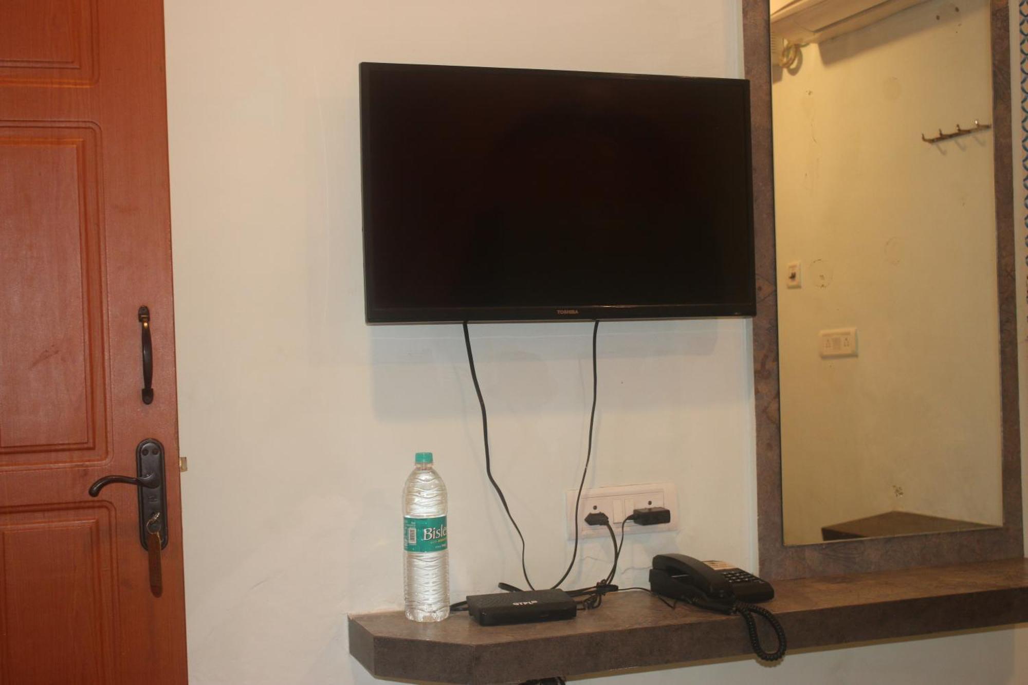 Hotel Sikara, Kumbakonam Bagian luar foto
