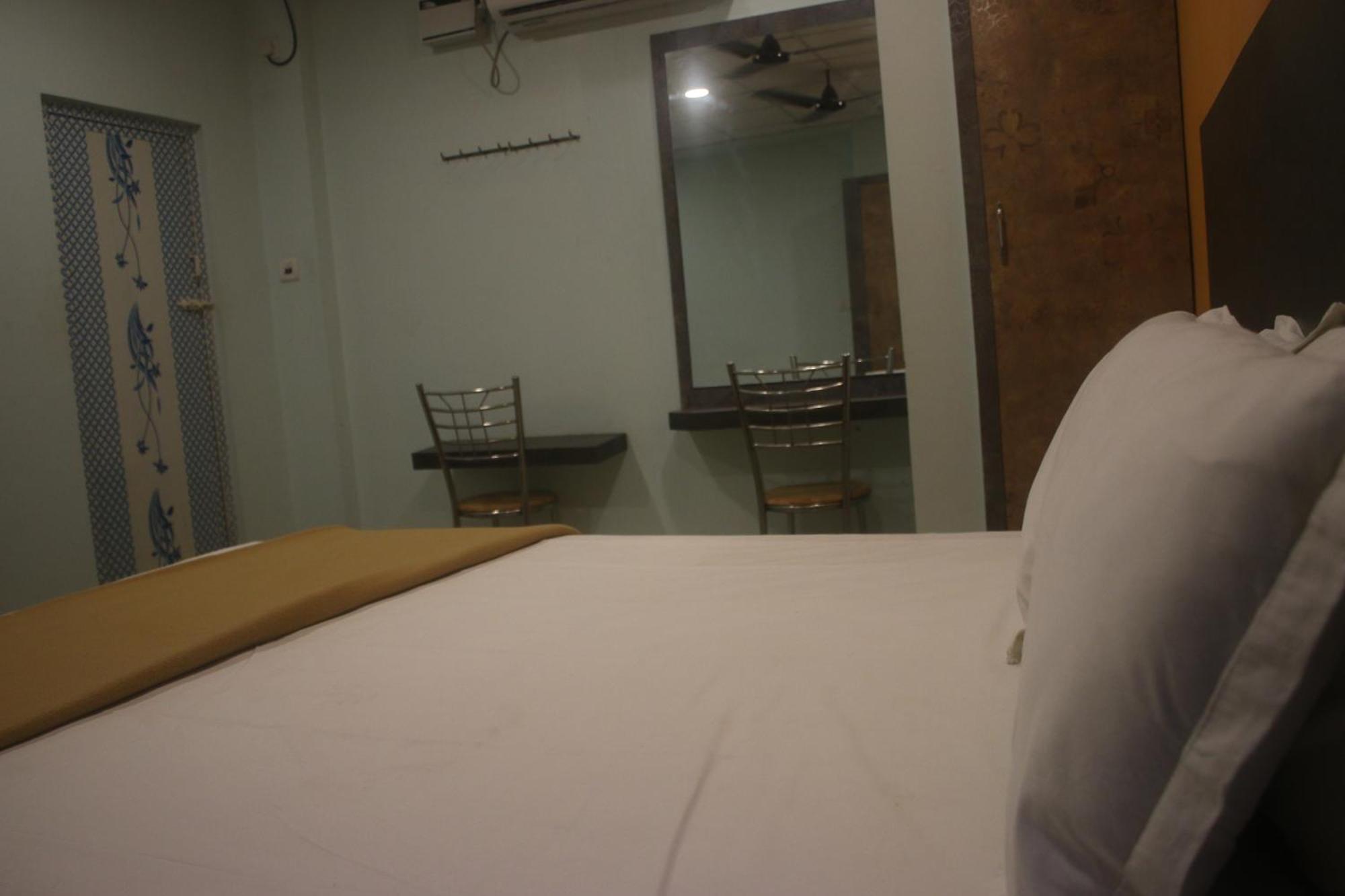 Hotel Sikara, Kumbakonam Bagian luar foto